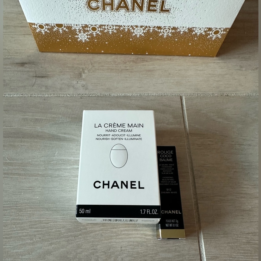 Chanel 2024 Moisture To-Go Holiday Set - Picture 3 of 6